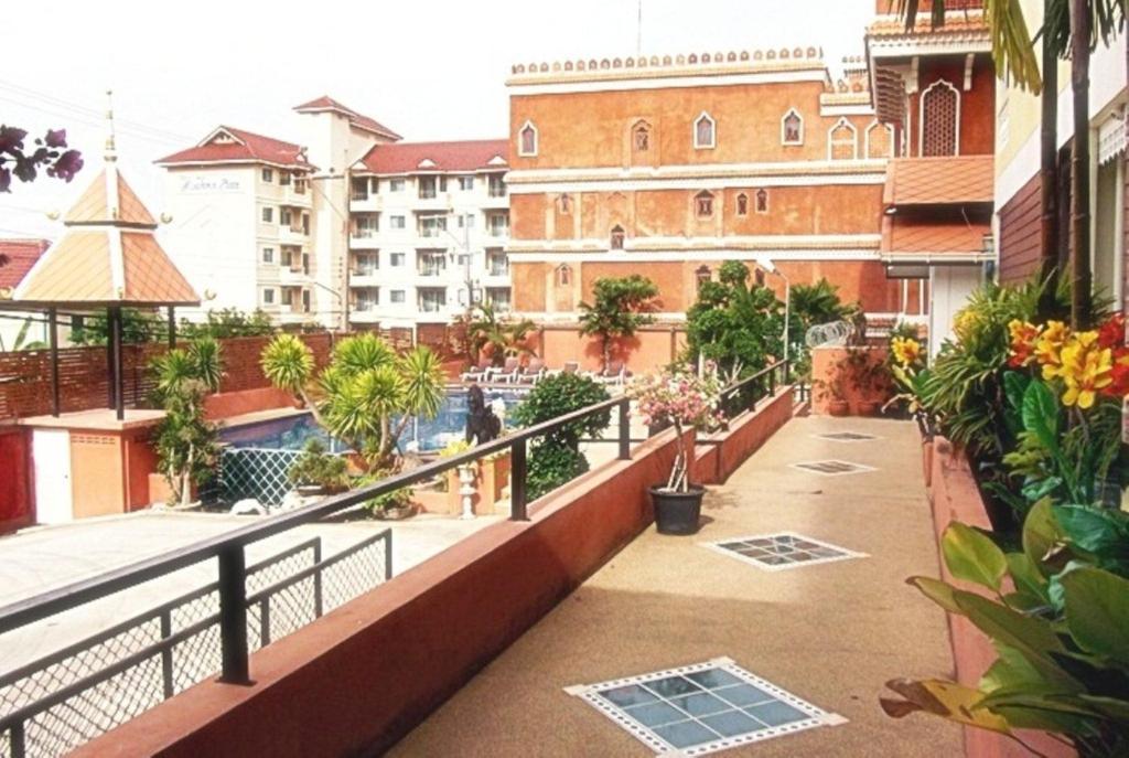The Sun Resort & Spa Pattaya Exterior foto