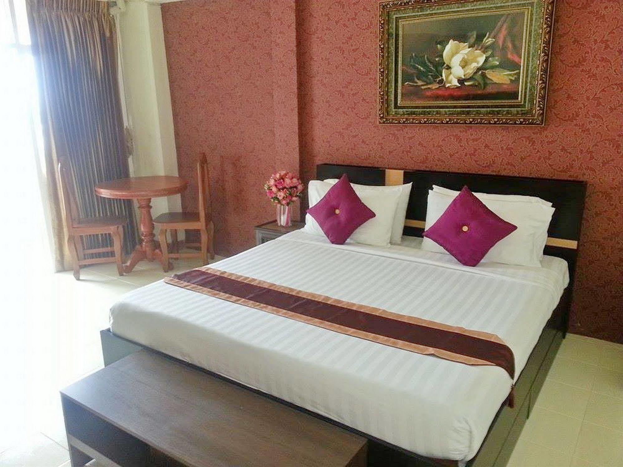 The Sun Resort & Spa Pattaya Exterior foto